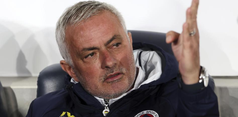 世俱杯竞猜平台-帕利尼亚：国家队专注当下，更衣室无人谈论穆里尼奥接班传闻